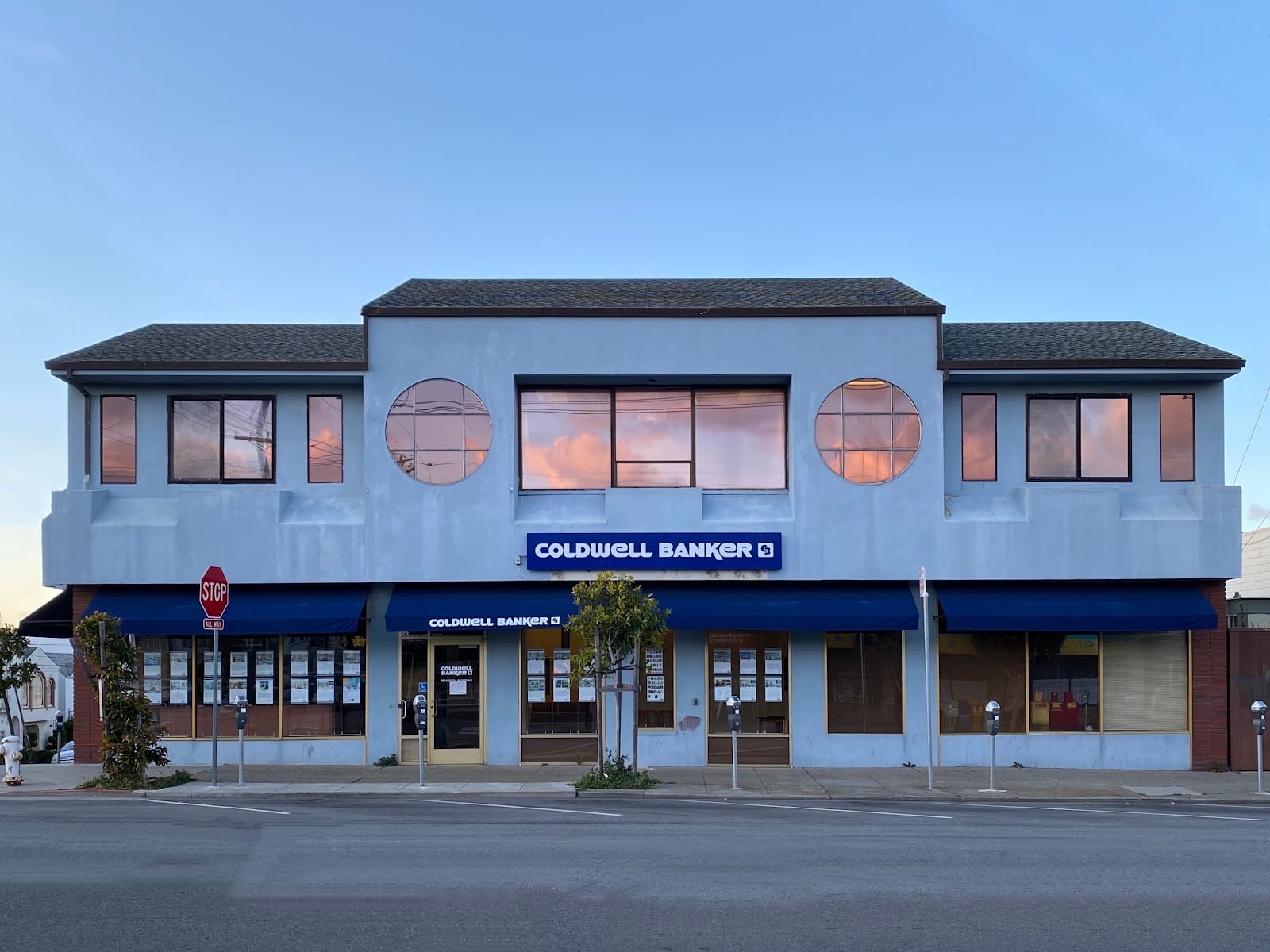 Coldwell Banker Realty - San Francisco Sunset, photo 3