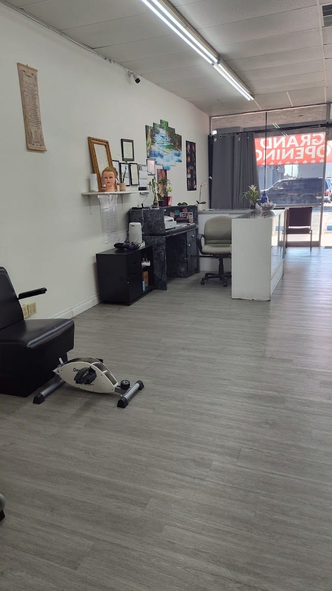 Myra's Beauty Salon