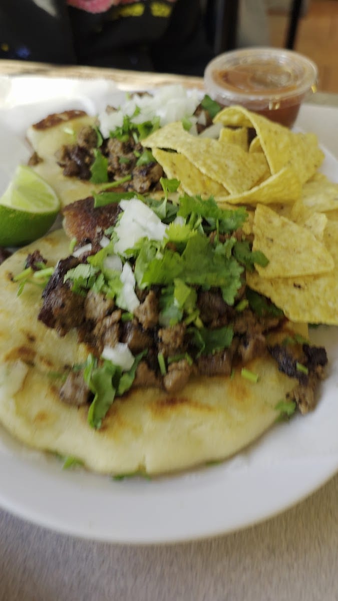 Los Reyes Restaurant, photo 2