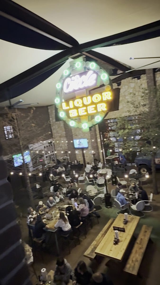 Gas Monkey Icehouse, photo 3