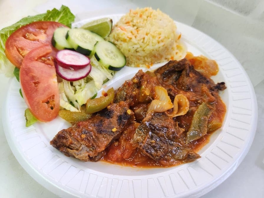 Antojitos Salvadoreños