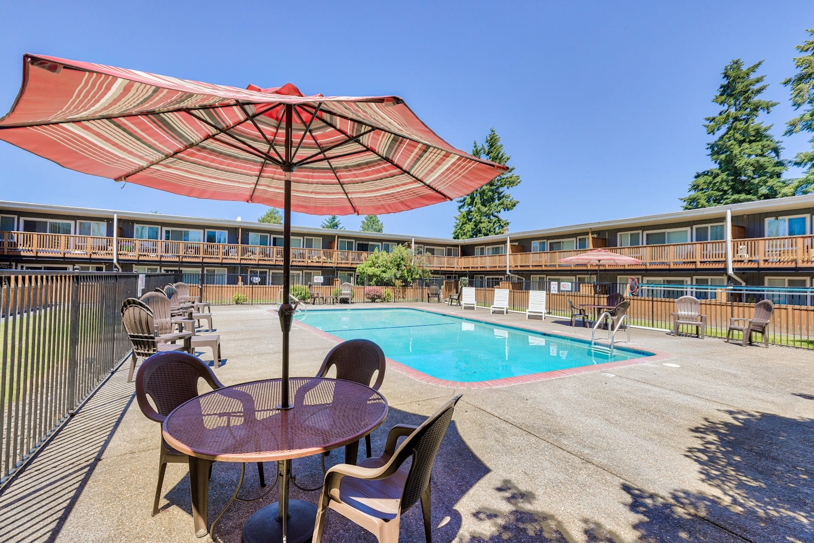 Camille Court Apartments, photo 2