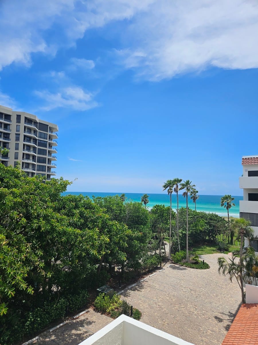 Longboat Key Club Moorings, photo 2