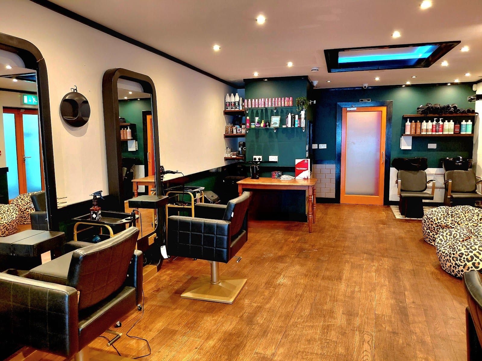 Roots Salon
