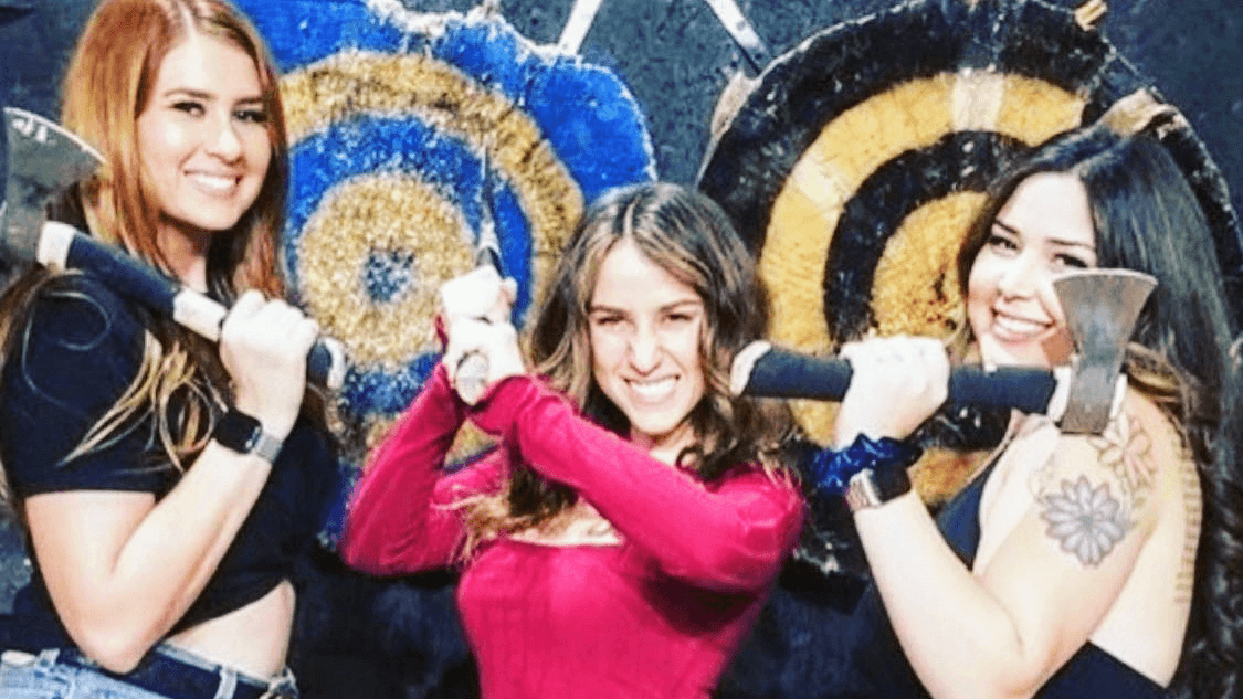 Axehole Vegas | Axe Throwing Bar, photo 2