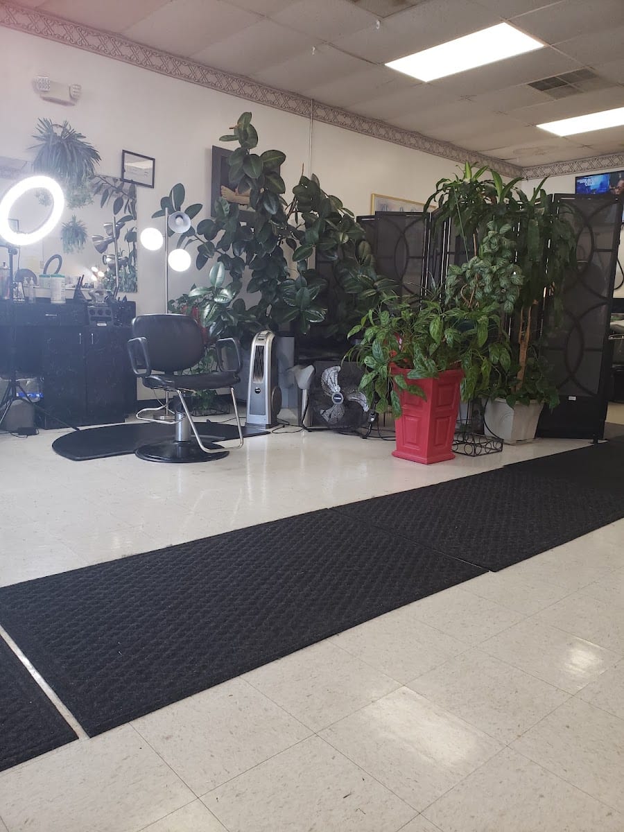 B J's Hair Gallery, photo 3