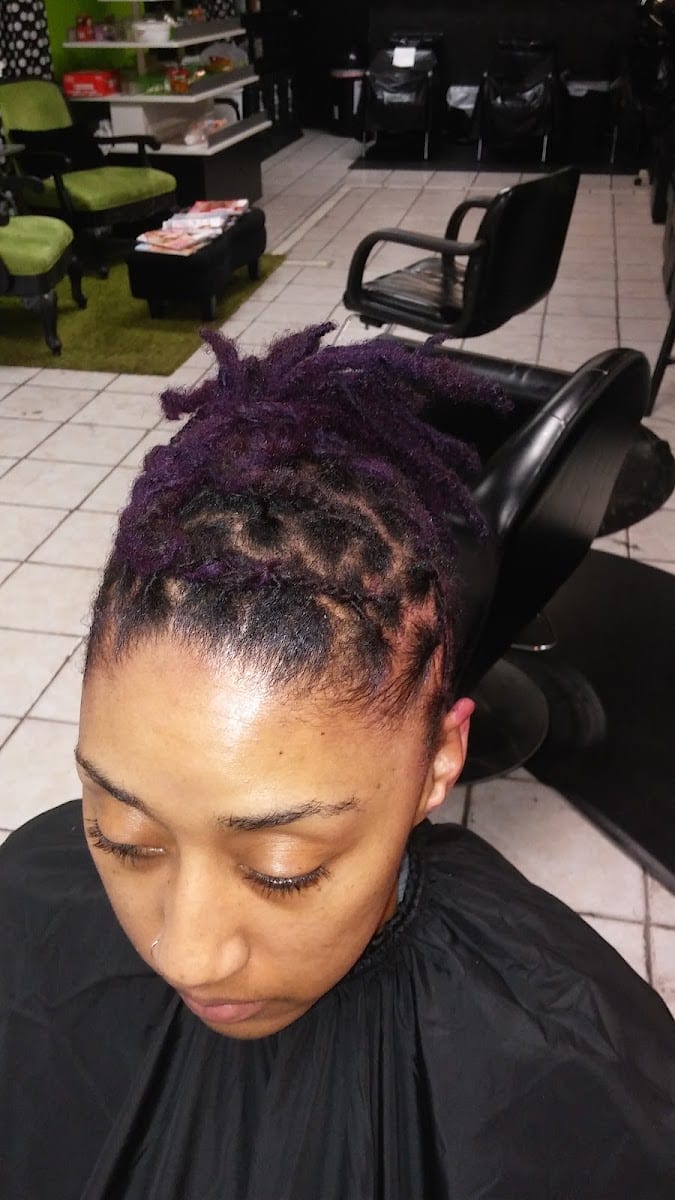 Curl Up & Dye Salon, photo 2