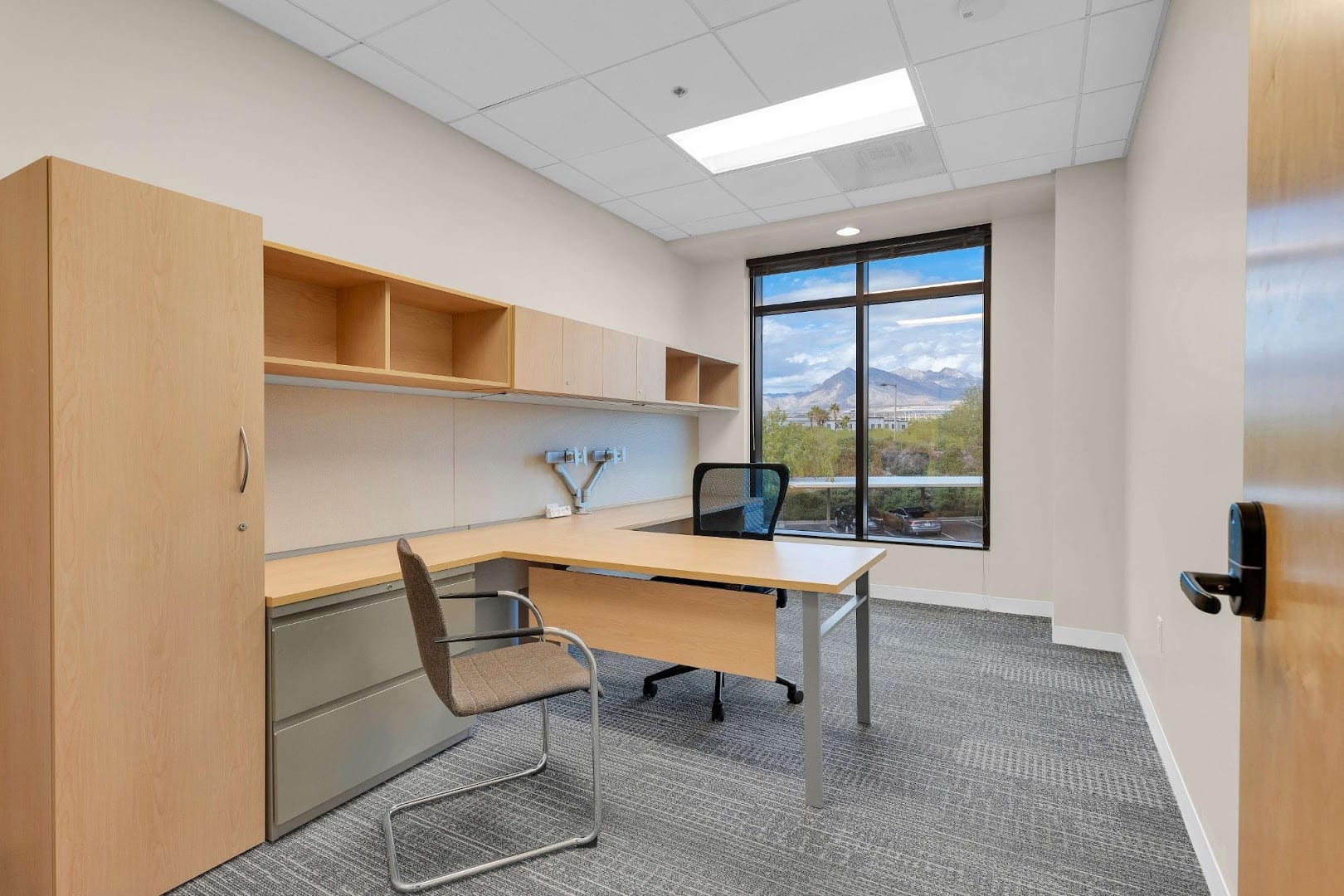 Regus Village Center Circle, photo 4