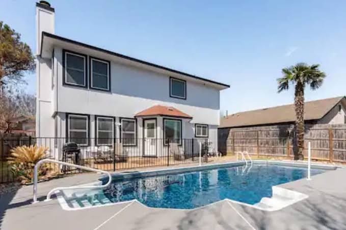 Riley Residence - Circuit of the Americas , Kalahari Dell Park Pets welcome - Four-Bedroom House