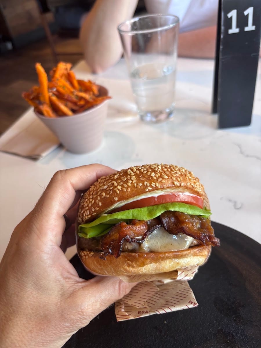Roam Artisan Burgers, photo 3