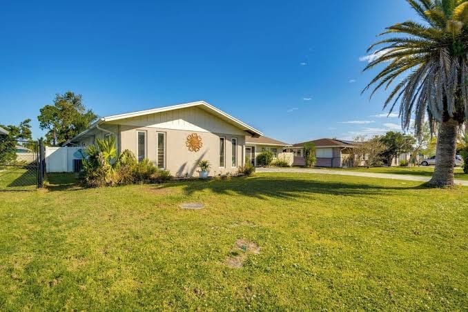 Port Charlotte Retreat about 4 Mi to Beach Park! - Holiday Home, photo 2