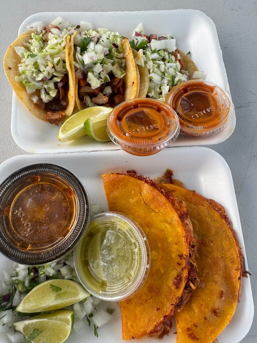 Tacos y Hot Dogs El Giro, photo 4