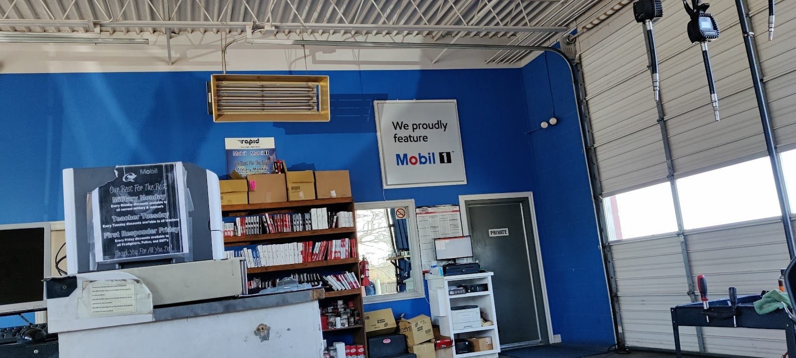 Strickland Brothers 10 Minute Oil Change, photo 4