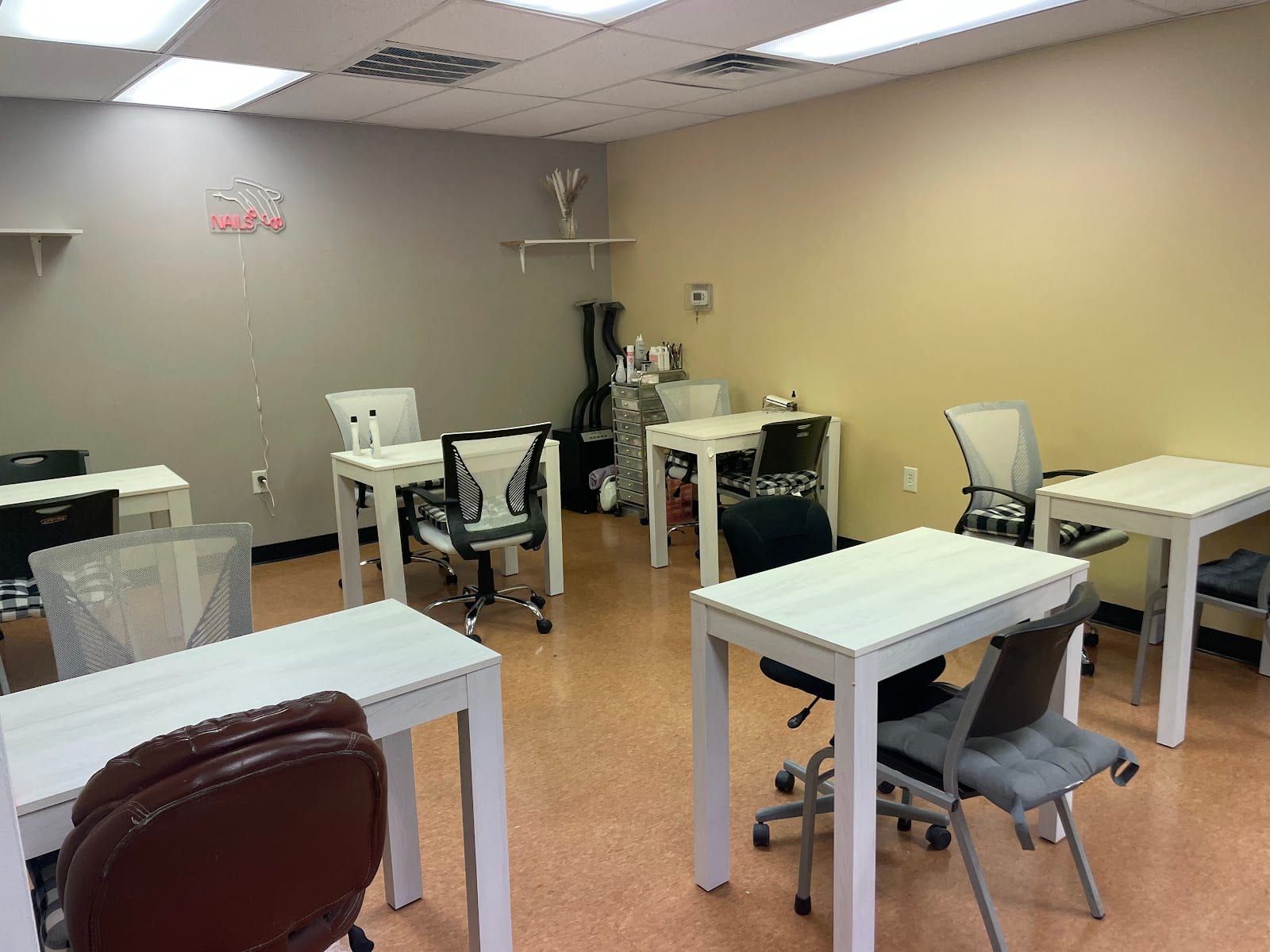 S&J Hair and Nail Salon