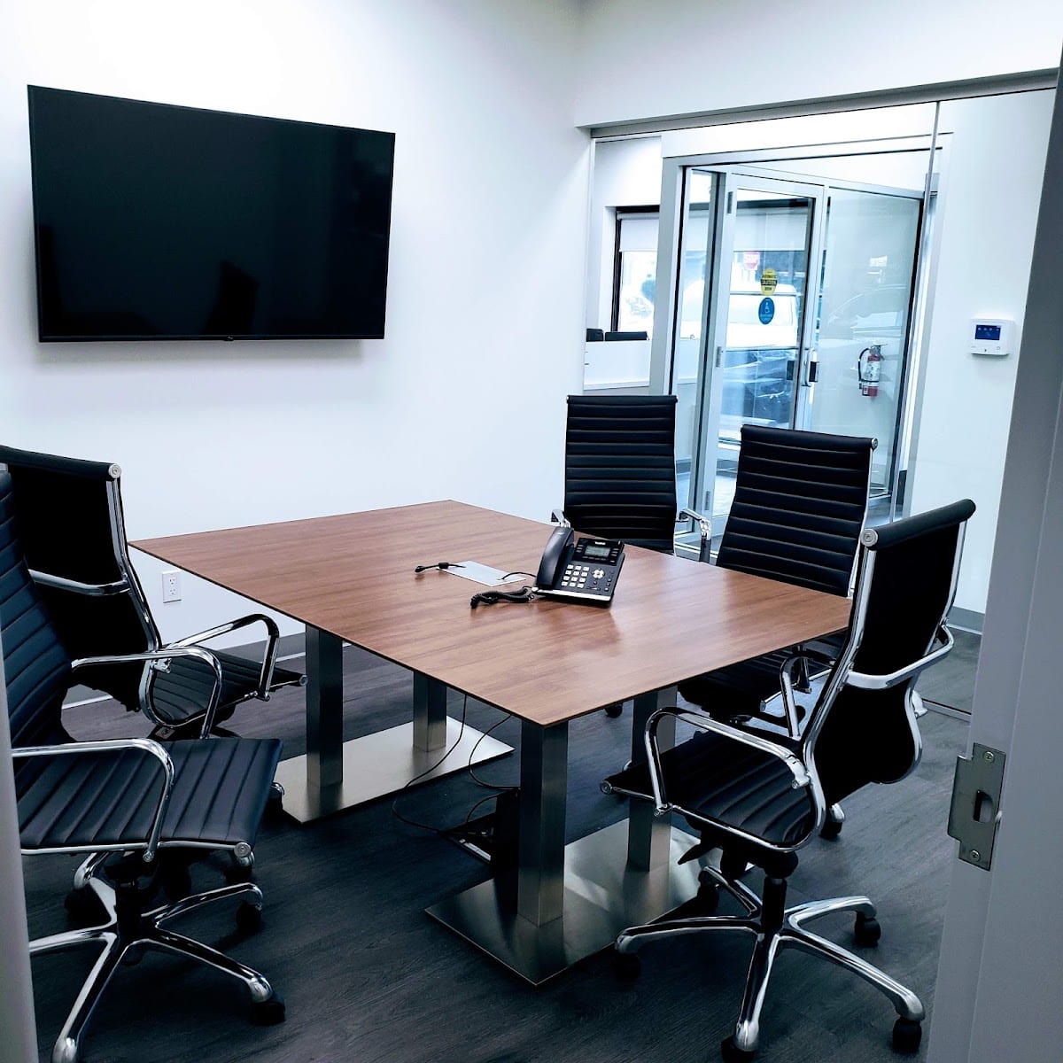 MaxWell Devonshire Realty, photo 3