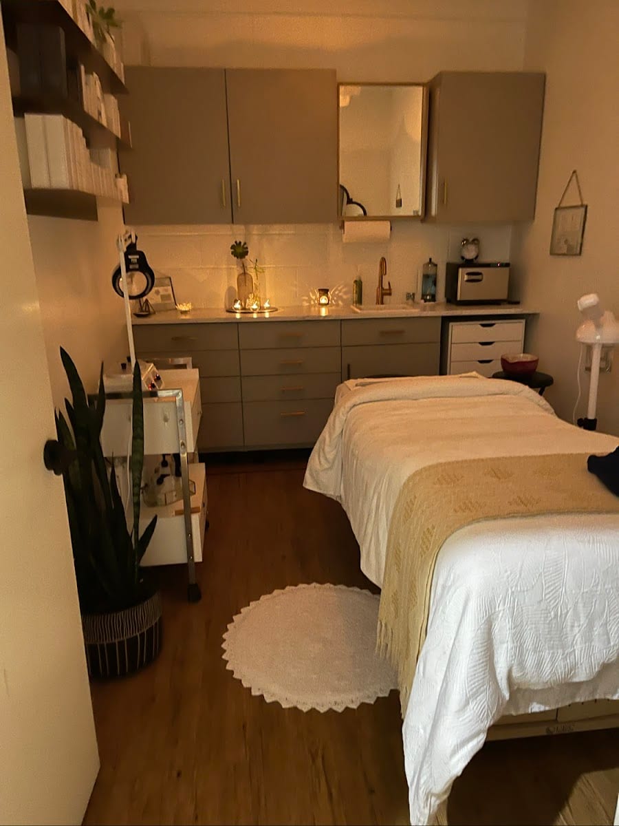 Balanced Skin and Acne Clinic