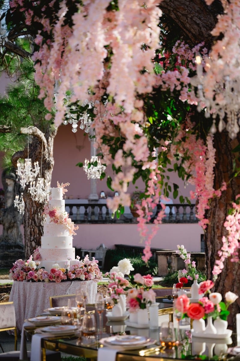Julie Deffense Artistry - Luxury Wedding Cakes - USA, photo 2