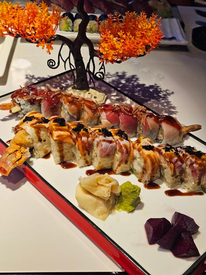 East Moon Asian Bistro & sushi, photo 2