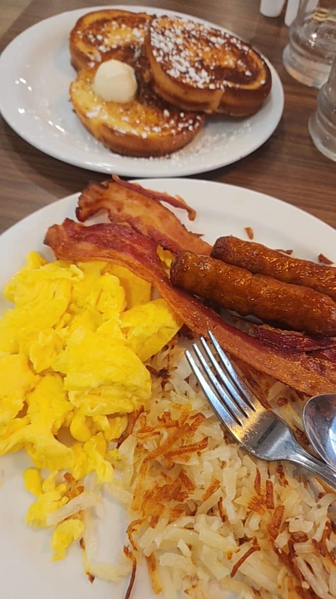 Denny's Restaurant Yonge Sheppard, photo 3