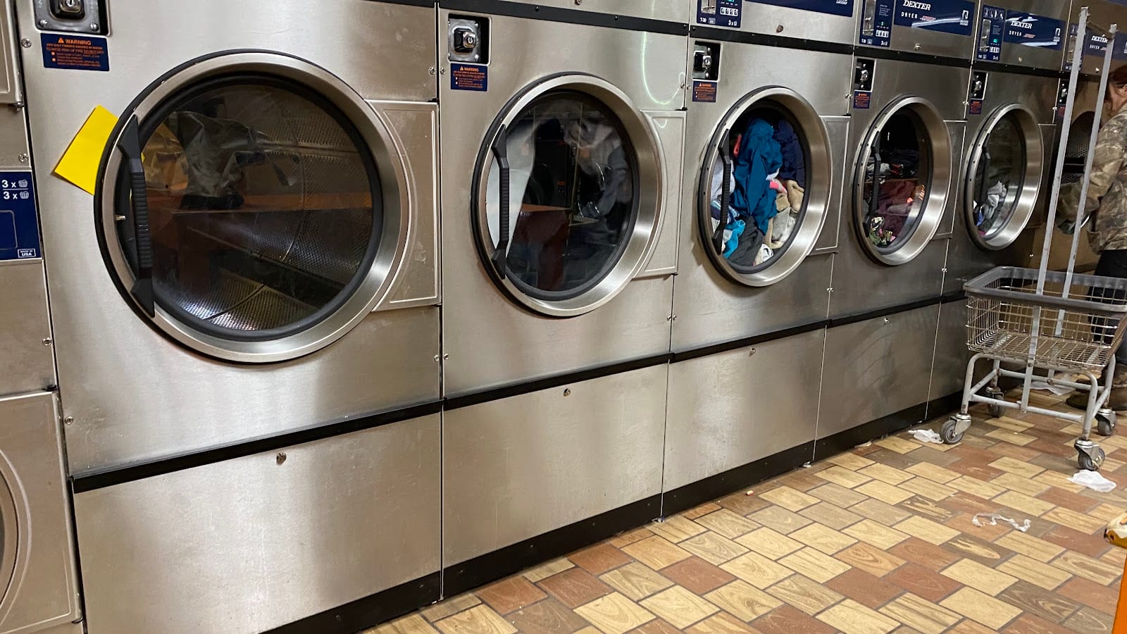 Tiger Wash Pendleton Laundromat & Car Wash, photo 4