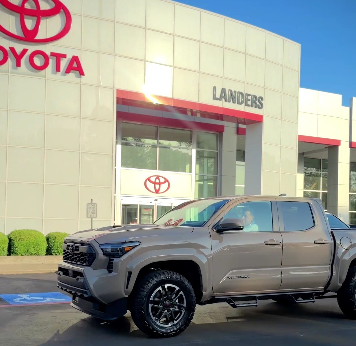Landers Toyota of Little Rock, photo 4