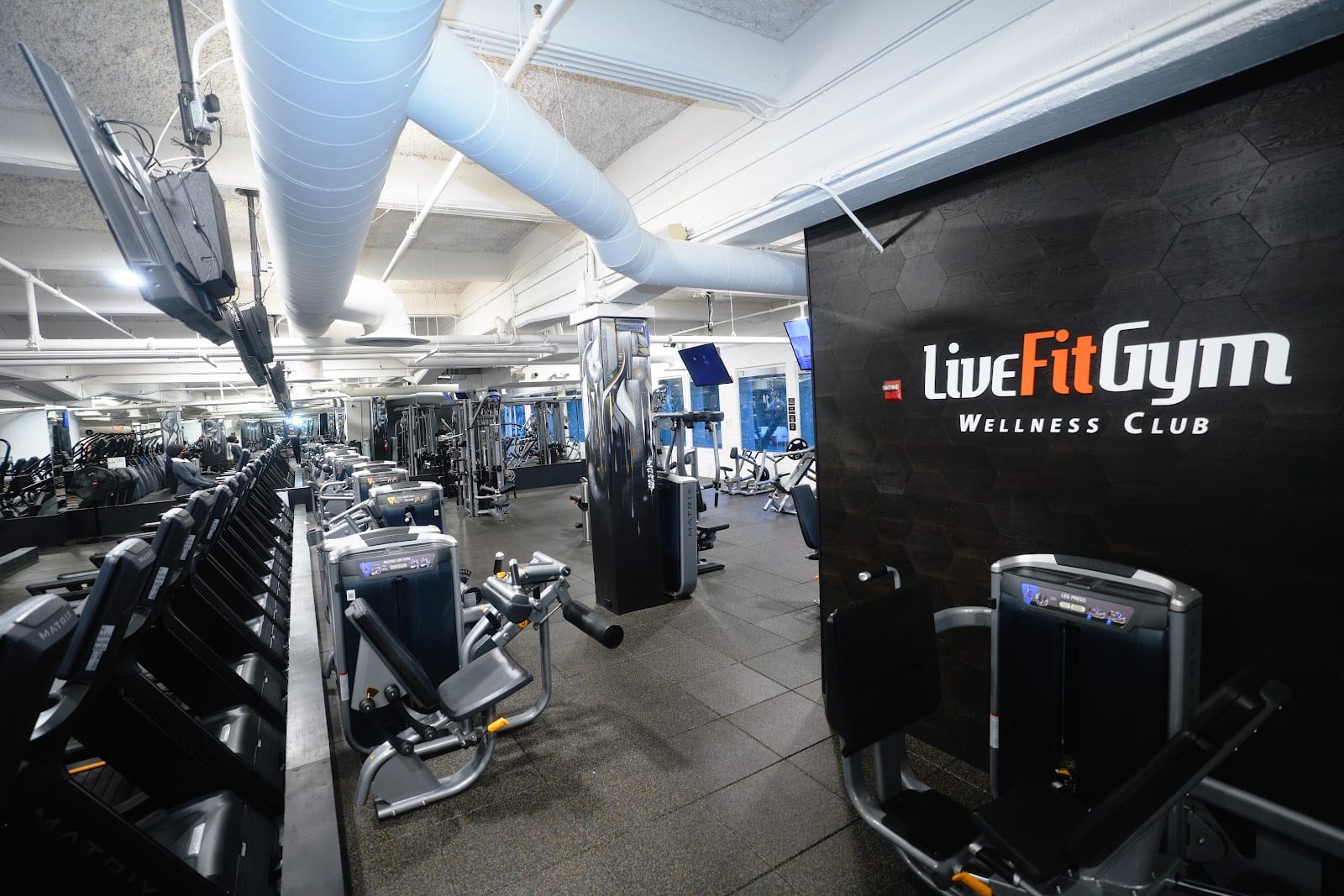 Live Fit Gym • Castro, photo 2