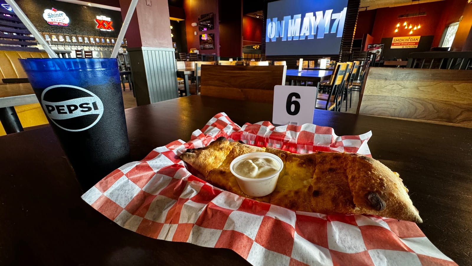 Smokin' Oak Wood-Fired Pizza and Taproom