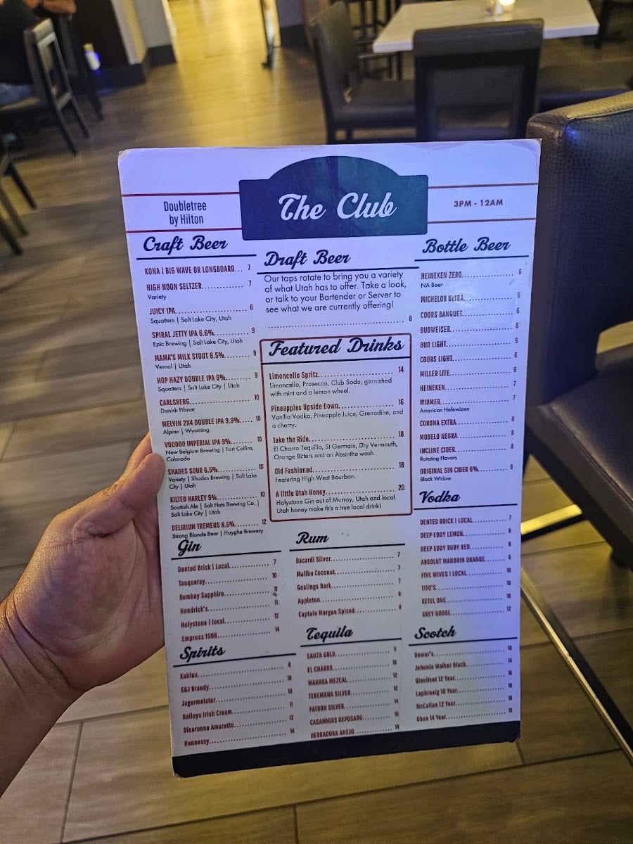 The Club - Lakeview, photo 2