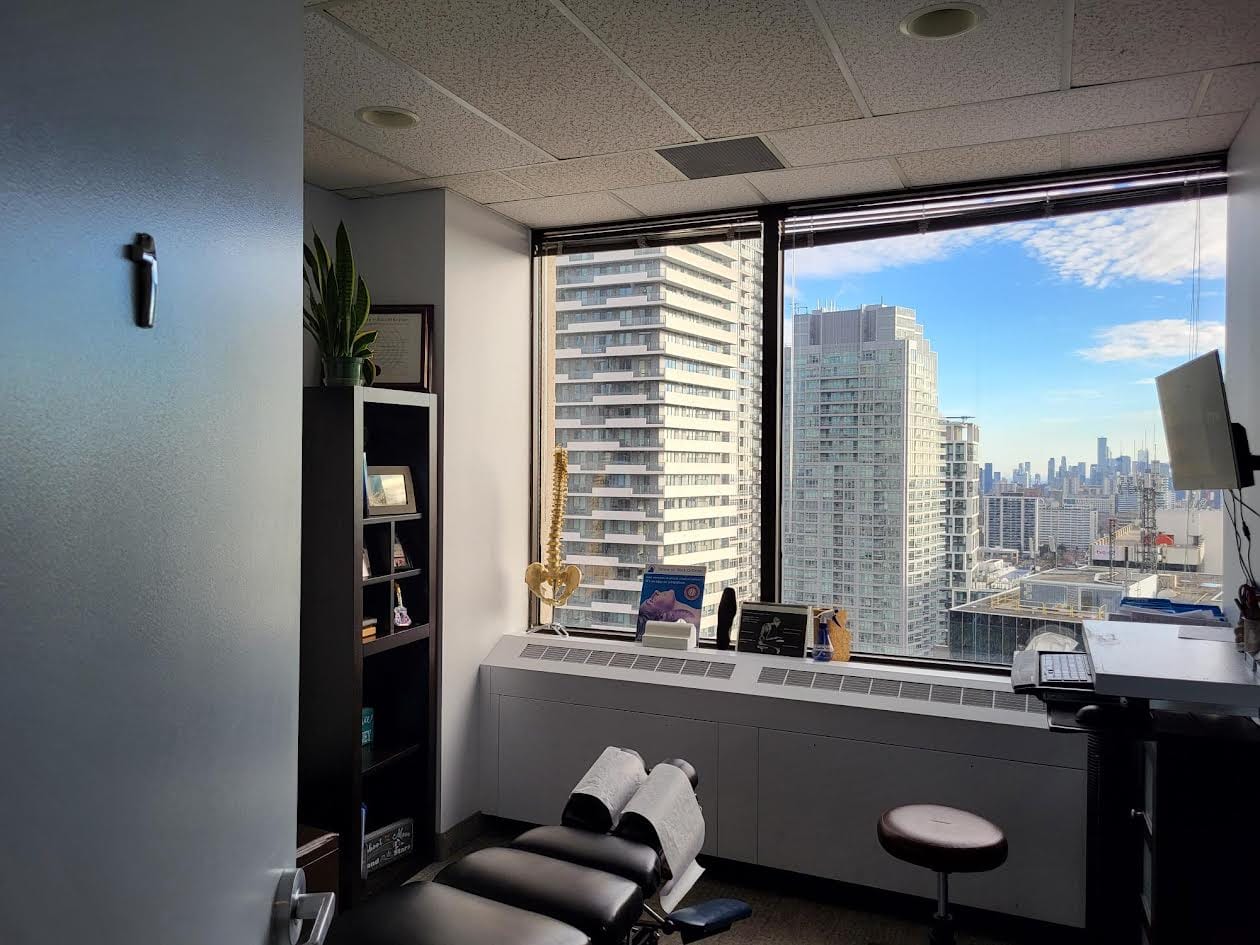 The Toronto Chiropractor, Focused on Health, photo 2