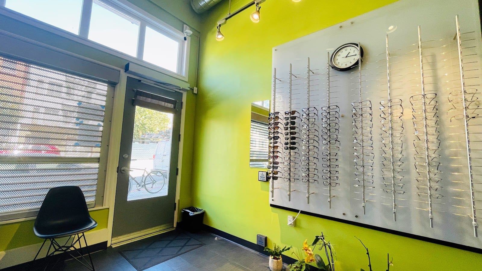 Dr. Janice Fong, Optometrists