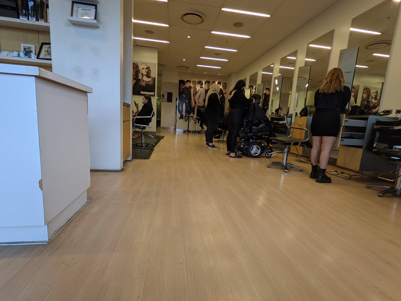 TONI&GUY Hair Salon, photo 4
