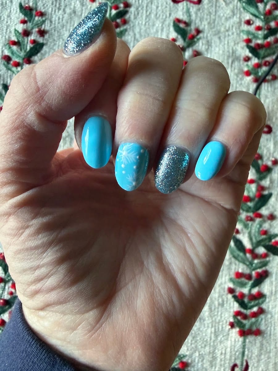 Official Royal Nails And Spa