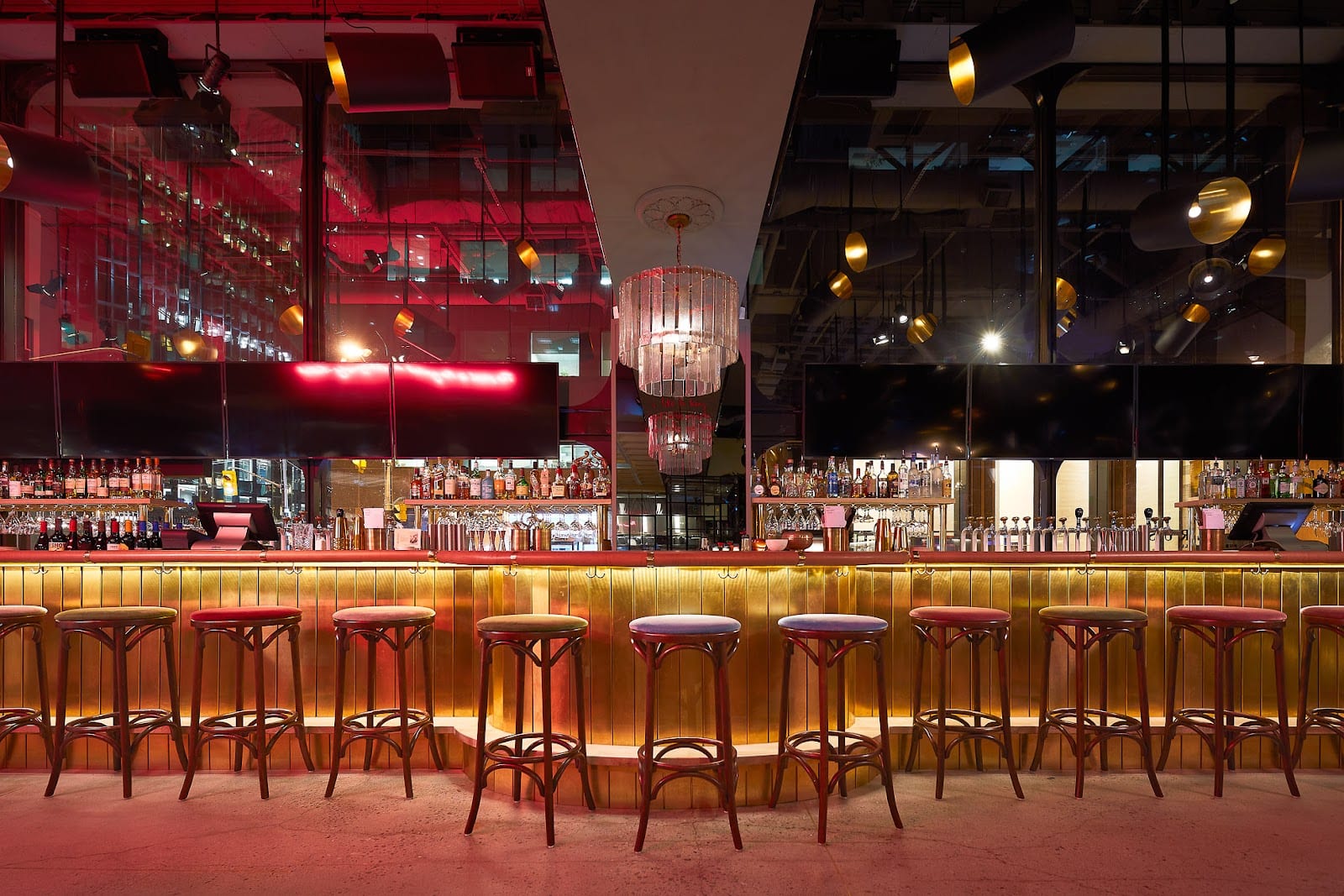 Walrus Pub & Beer Hall, photo 2