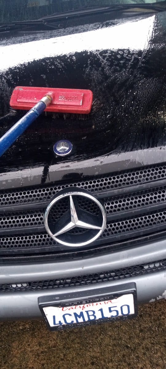 Car wash with golden coins