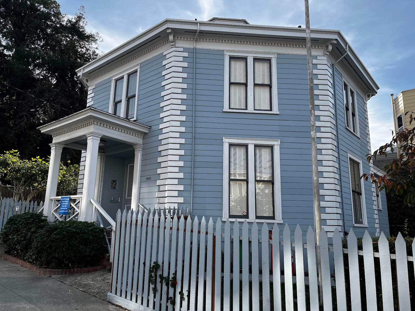 McElroy Octagon House