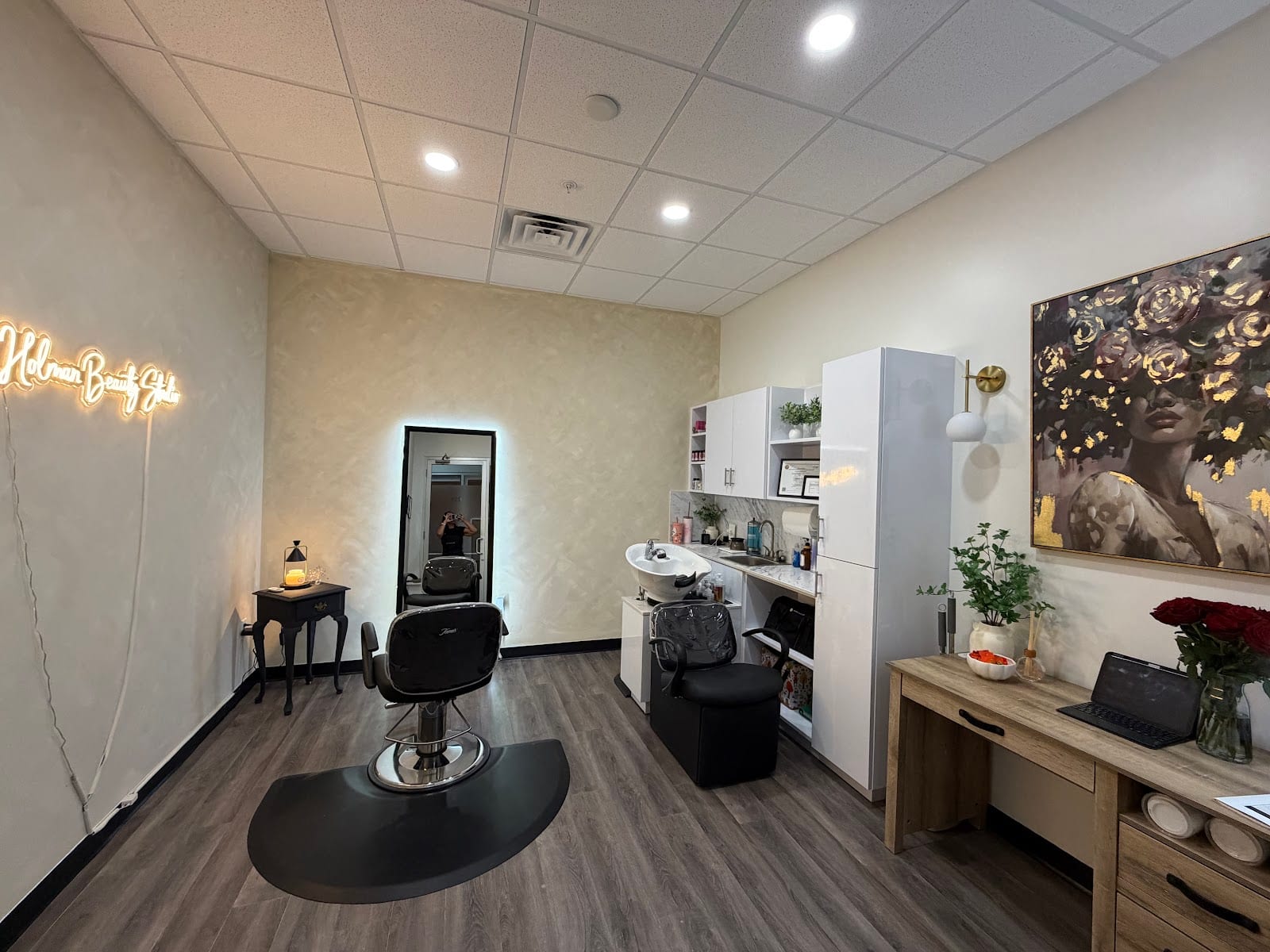 Ariana Holman Beauty Studio, photo 4