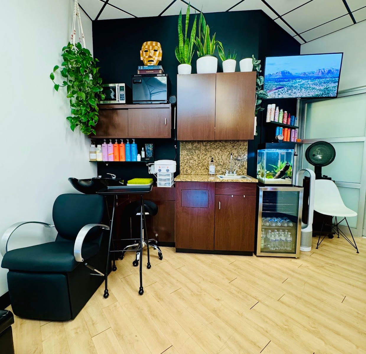 Amy Isabella Salon