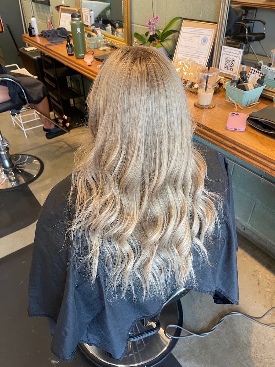Mindy Preslar @Circa Salon + Barber ✂💈