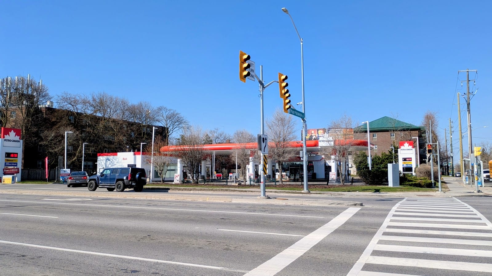 Petro-Canada & Car Wash, photo 2