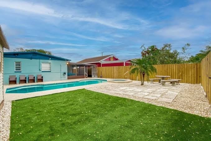 Adorable Oasis | Pool + Arcade | Screened Patio