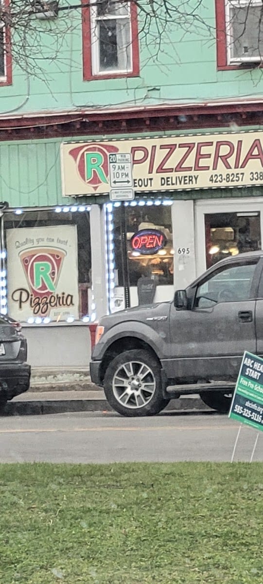 R Pizzeria