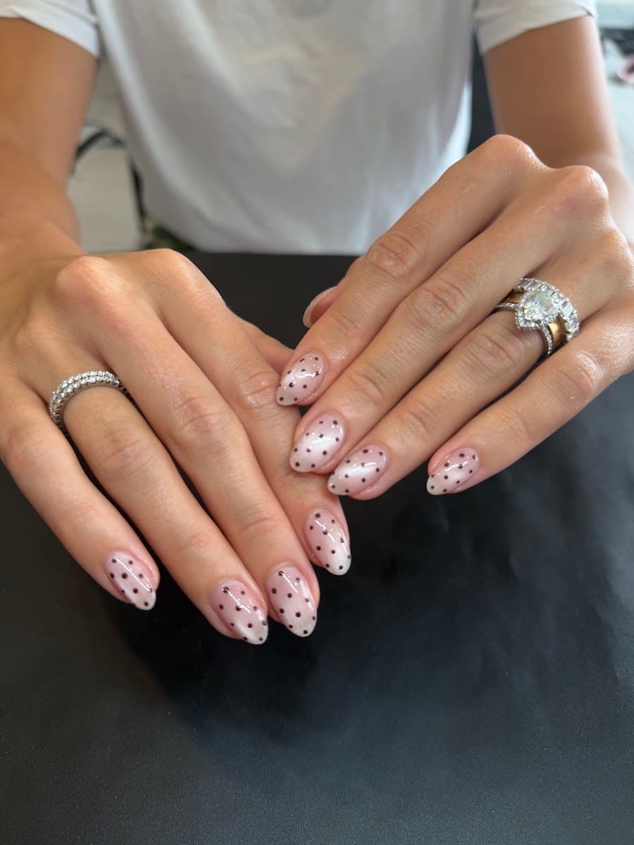 Glow Beauty Nails, photo 2