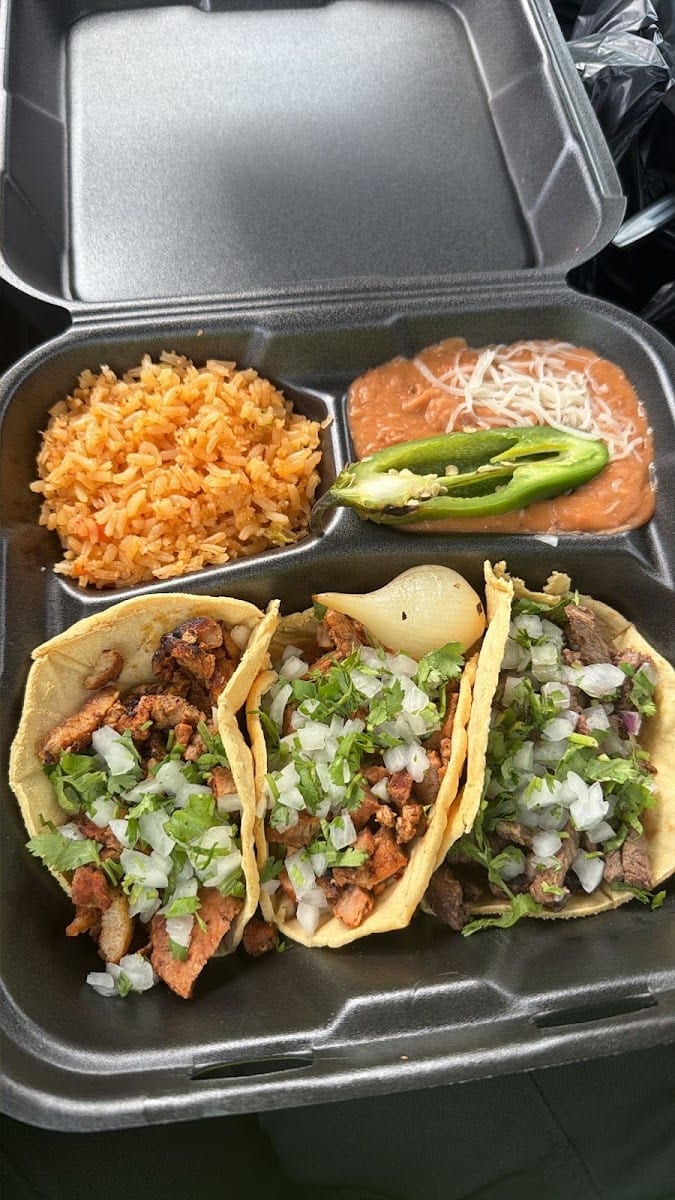 Salsitas tacos al carbon, photo 4