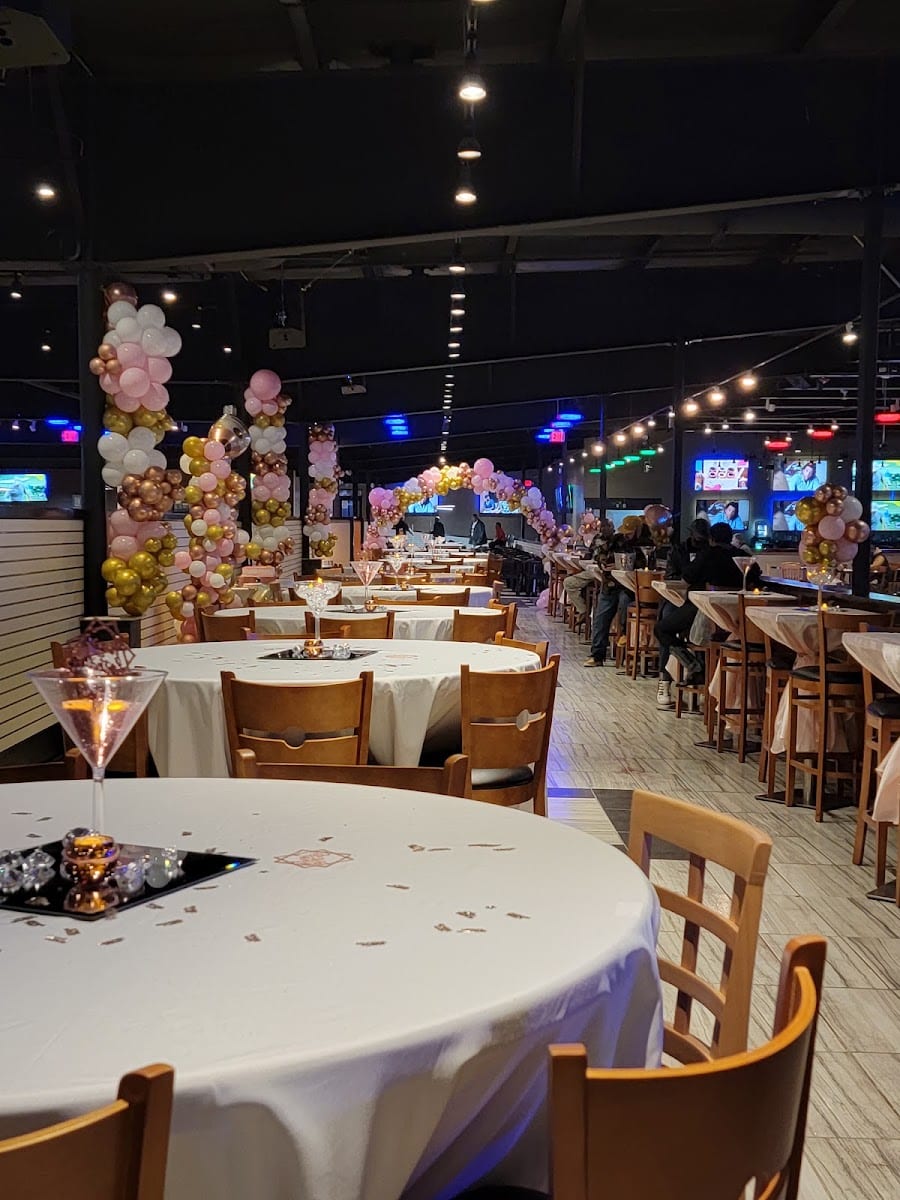 Charlie's Place Bar & Grill, photo 3