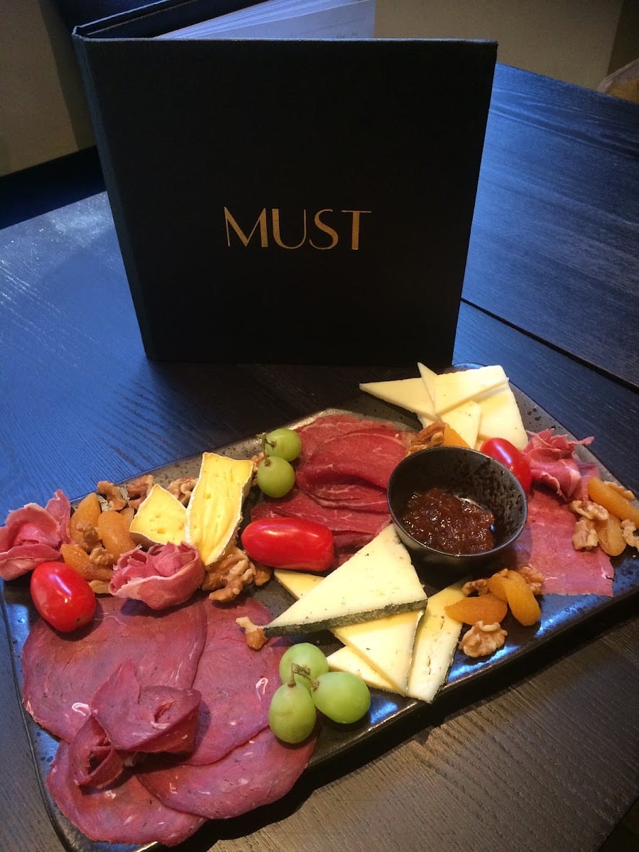 MUST Wine, photo 4