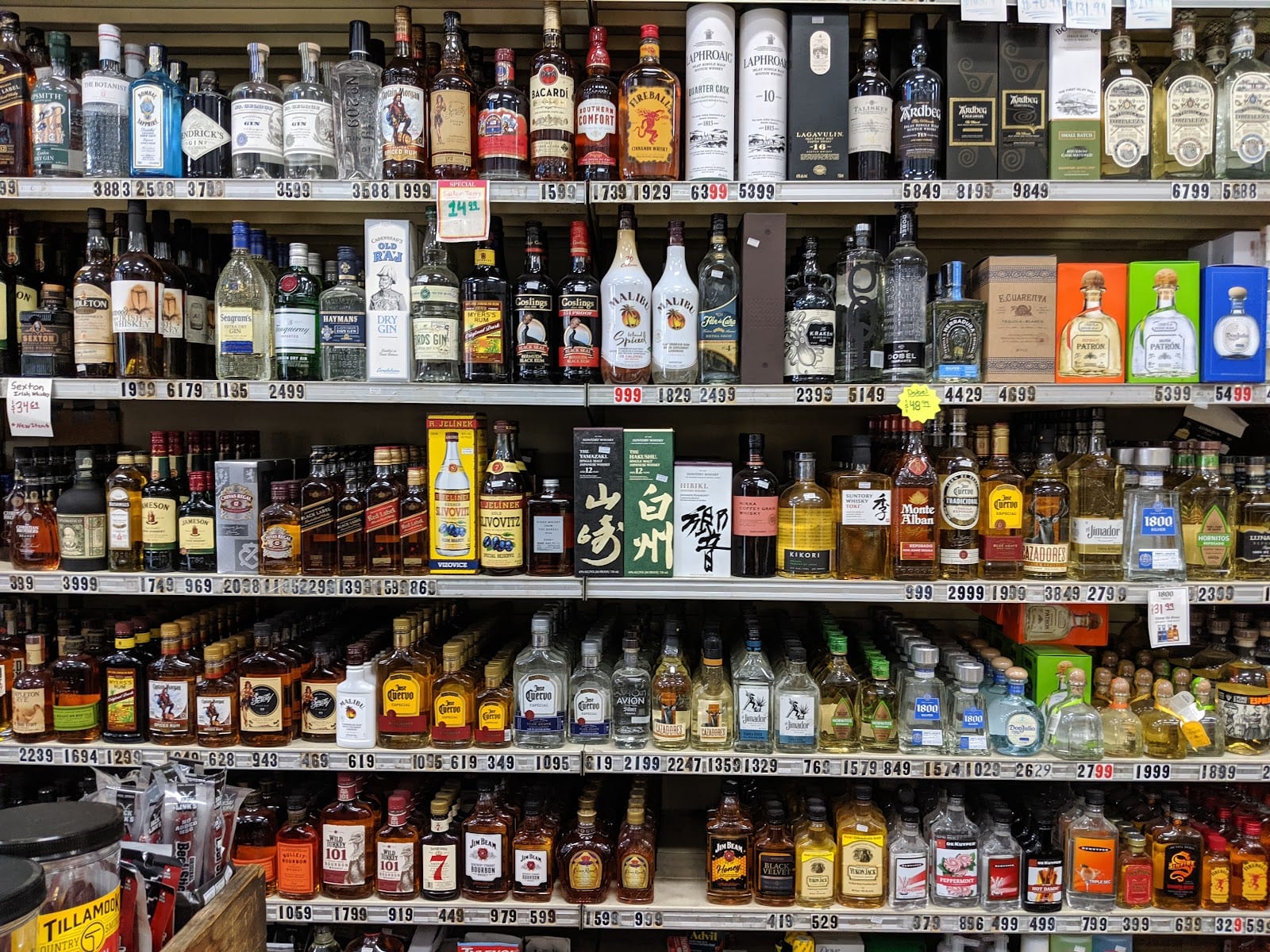 Fred's Liquor & Deli