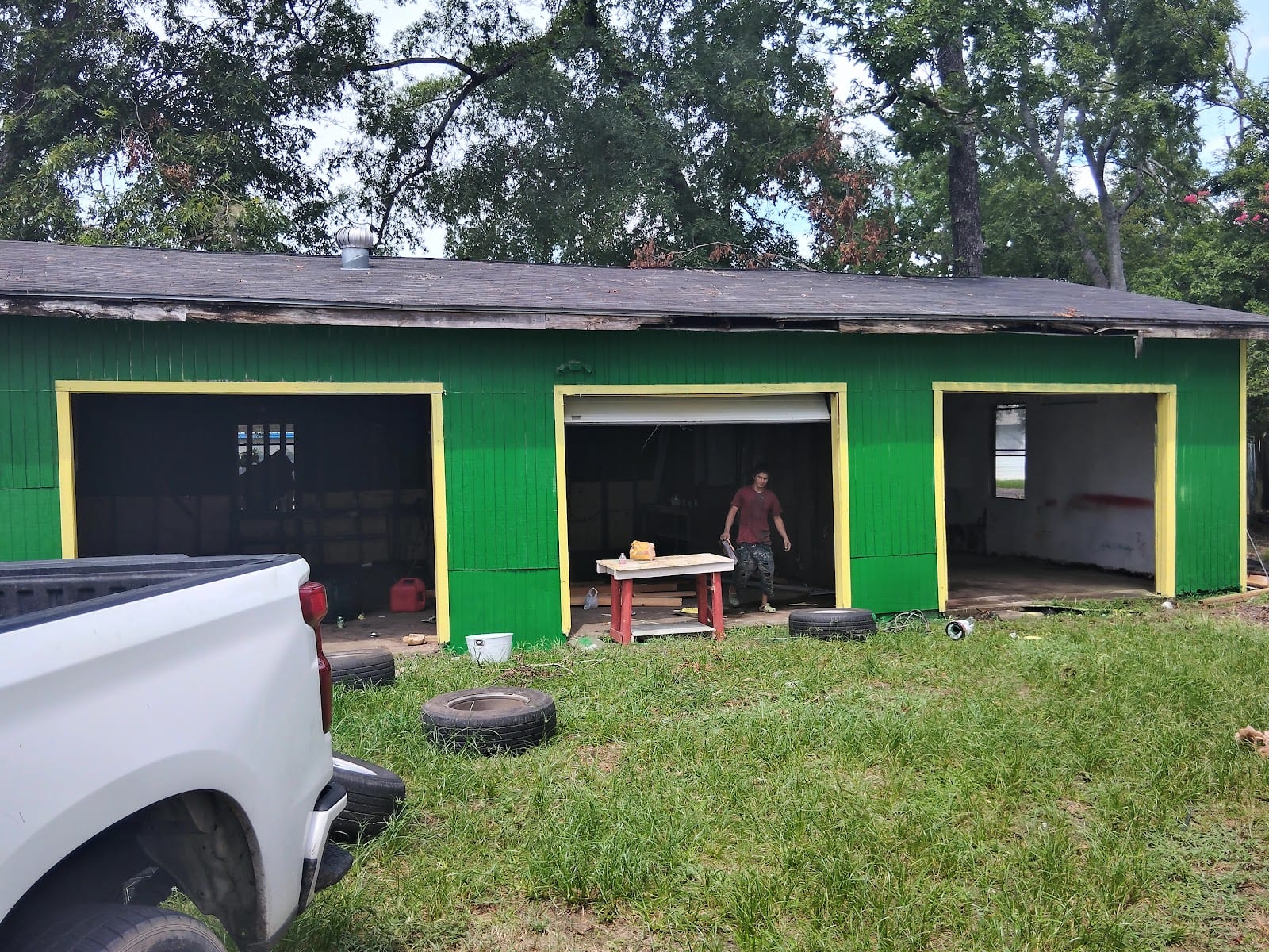 Rodriguez tire shop