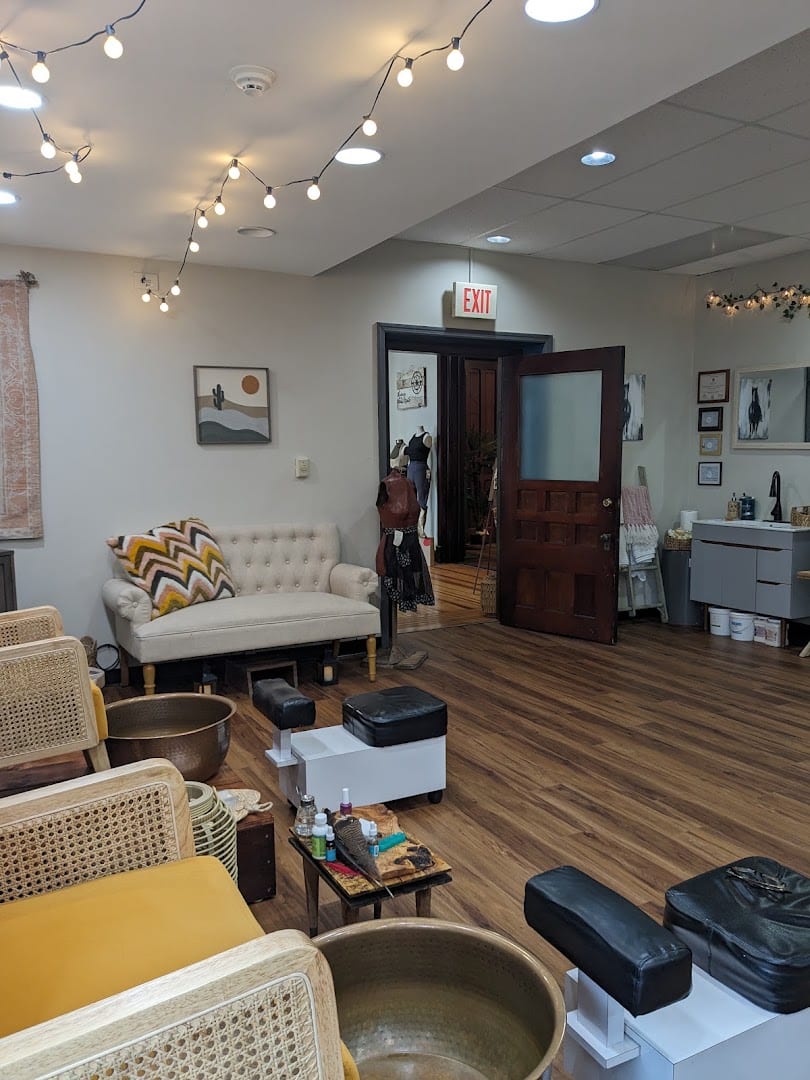 Saratoga Nail Lounge & Boutique, photo 2