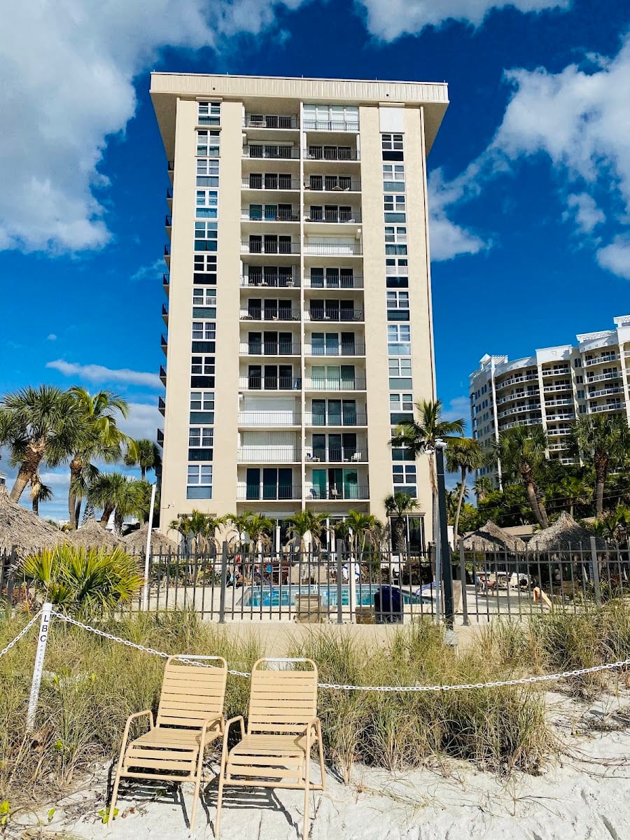 Coldwell Banker Realty, photo 4