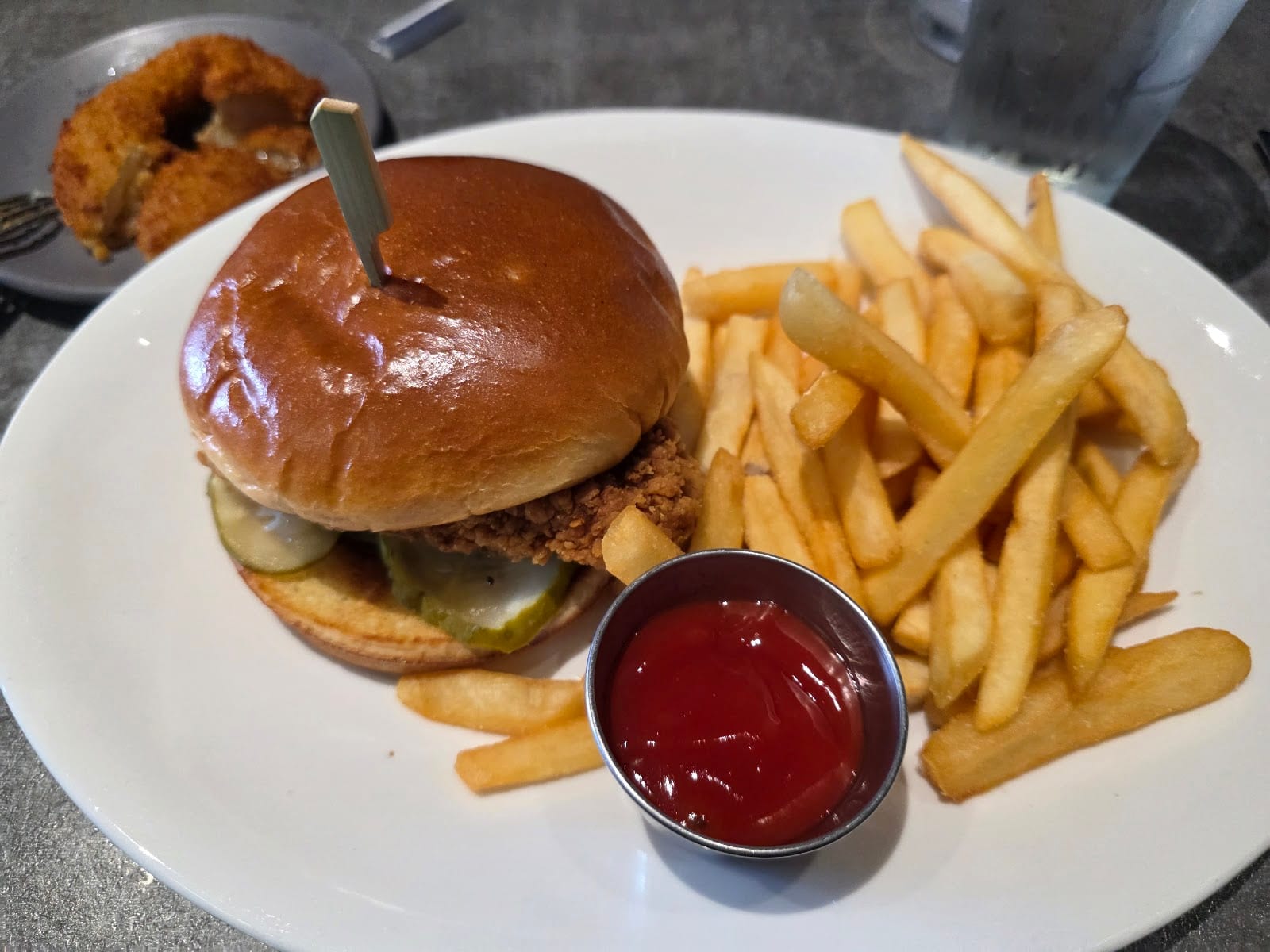 The Hive Sports Bar and Grill, photo 4